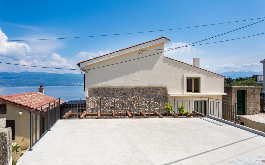 Apartman Bonaca Vrbnik Exterior foto