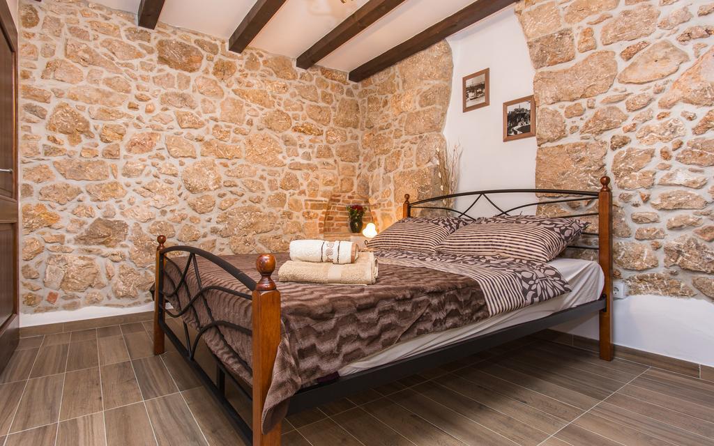 Apartman Bonaca Vrbnik Exterior foto