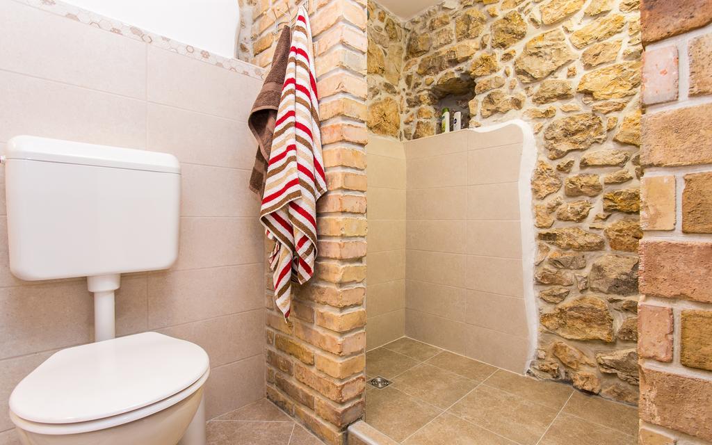 Apartman Bonaca Vrbnik Exterior foto